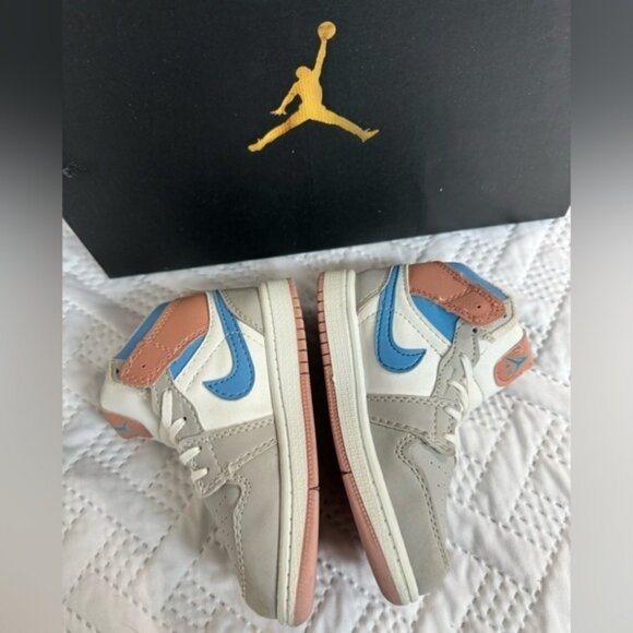 Nike Jordan 1 Toddler Preschooler High Top Stylish Basketball Sneakers Euro 27 - Picture 7 of 11